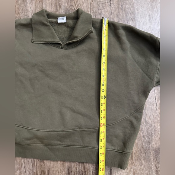 Outdoor Voices • Nimbus 1/4 Zip Sweatshirt - Picture 6 of 12